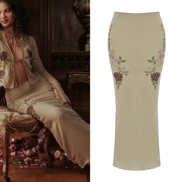 House Of Cb LAILAH ARTICHOKE FLORAL MAXI SKIRT - Picture 1 of 3